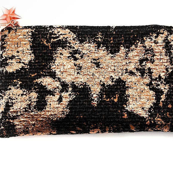 New Mac Sprinkle of Shine 4 Piece Kit Pink with brush, gloss, tote and more - Picture 3 of 11